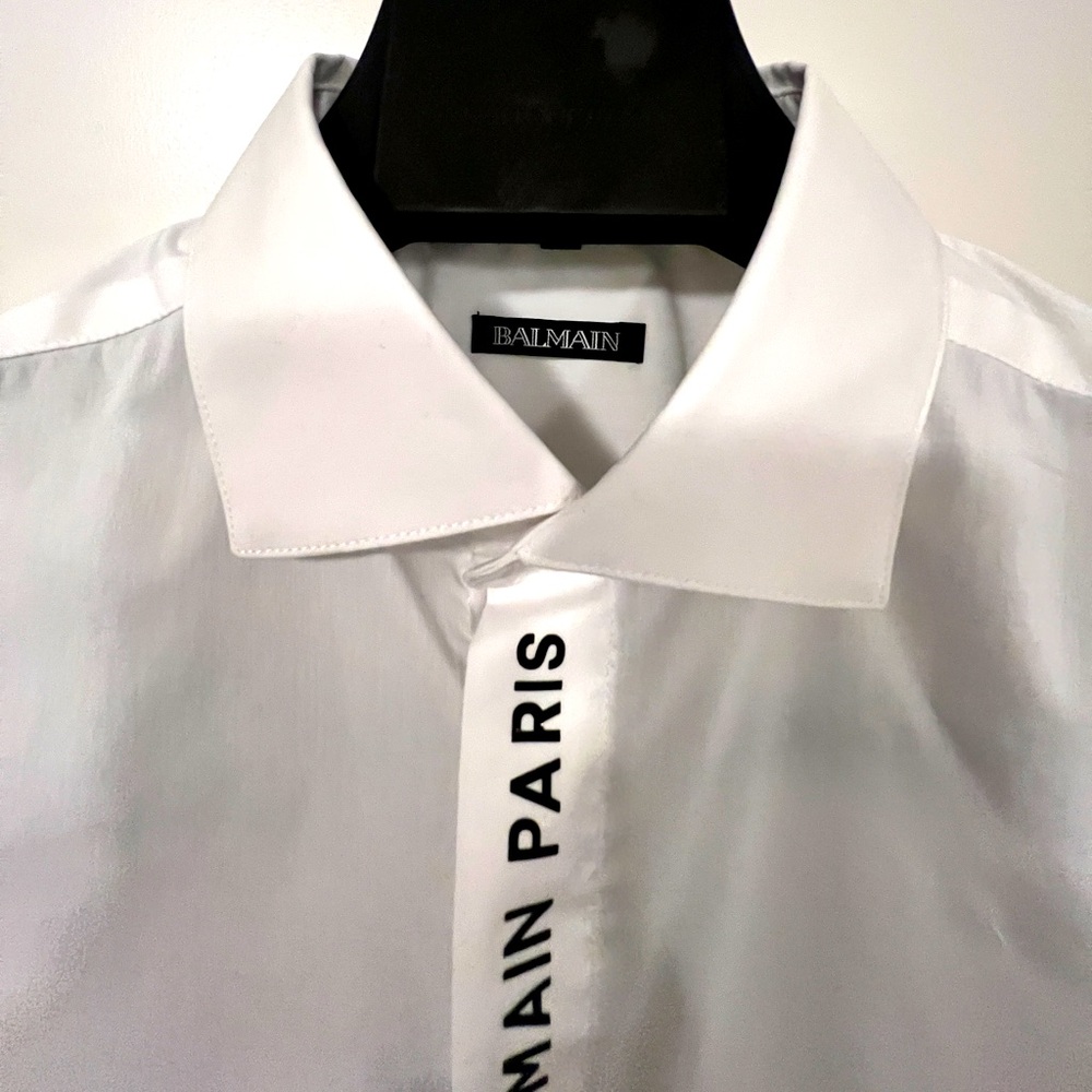 Balmain - Picture 2 of 5
